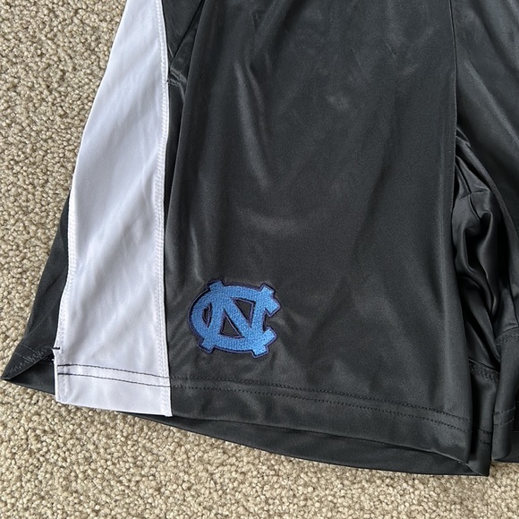 Nike UNC basketball shorts - Picture 2 of 3